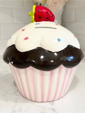 Large Strawberry Cupcake Coin Bank Ceramic 7” Target Decor 2011 Collection